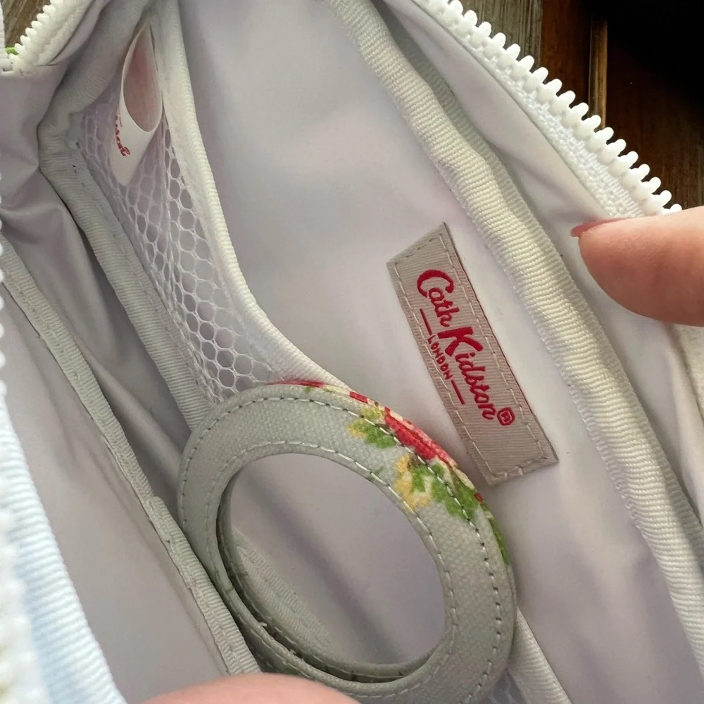 Cath Kidston White and Floral Cosmetic Bag - Picture 5 of 9